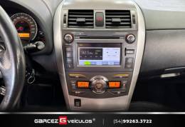 TOYOTA - COROLLA - 2013/2014 - Prata - R$ 72.000,00