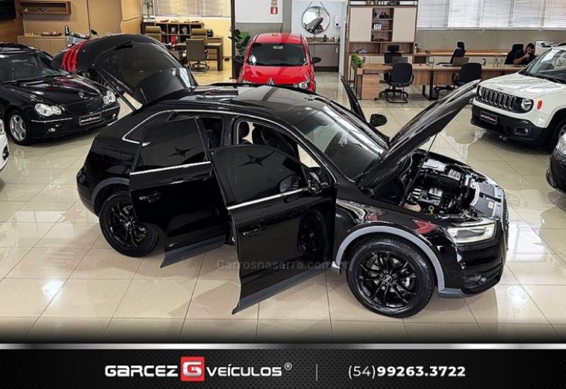 AUDI - Q3 - 2015/2015 - Preta - R$ 90.000,00
