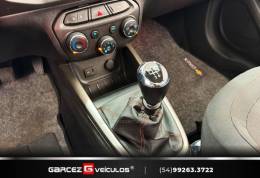 CHEVROLET - ONIX - 2015/2016 - Branca - R$ 55.900,00