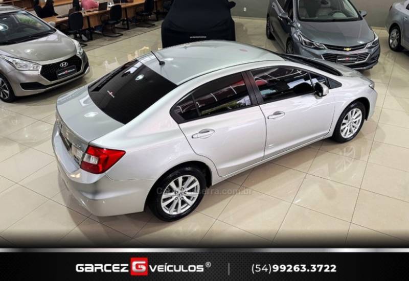 HONDA - CIVIC - 2013/2014 - Prata - R$ 74.900,00