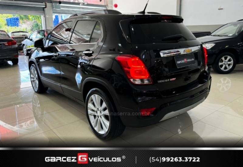 CHEVROLET - TRACKER - 2017/2018 - Preta - R$ 93.900,00