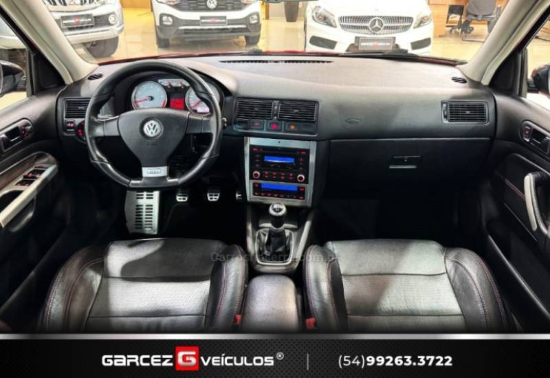 VOLKSWAGEN - GOLF - 2008/2009 - Vermelha - R$ 99.900,00