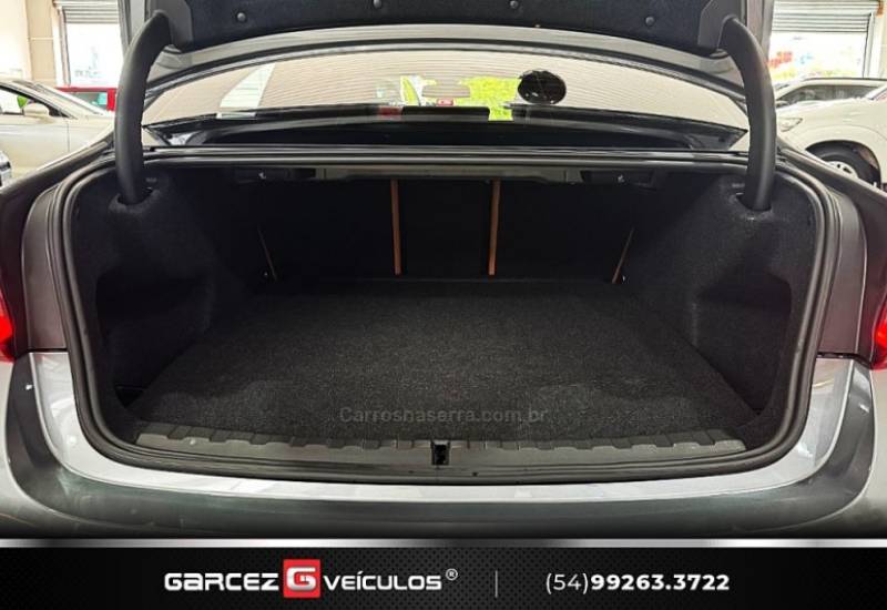 BMW - 320I - 2023/2023 - Cinza - R$ 237.000,00