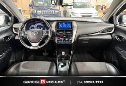 TOYOTA - YARIS - 2022/2023 - Branca - R$ 93.000,00