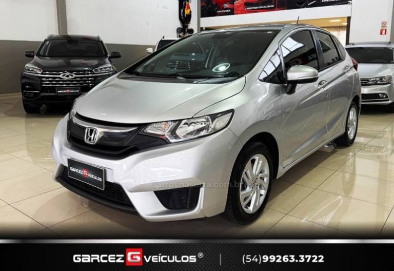 HONDA - FIT - 2015/2015 - Prata - R$ 65.900,00
