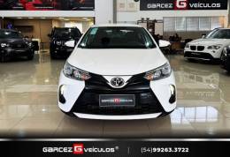 TOYOTA - YARIS - 2022/2023 - Branca - R$ 93.000,00