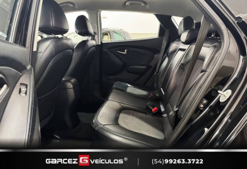 HYUNDAI - IX35 - 2010/2011 - Preta - R$ 59.900,00