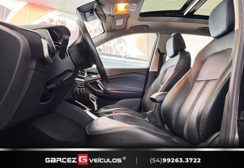 CHEVROLET - TRACKER - 2022/2023 - Preta - R$ 122.900,00