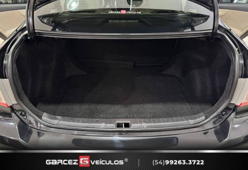 TOYOTA - COROLLA - 2012/2013 - Preta - R$ 77.900,00