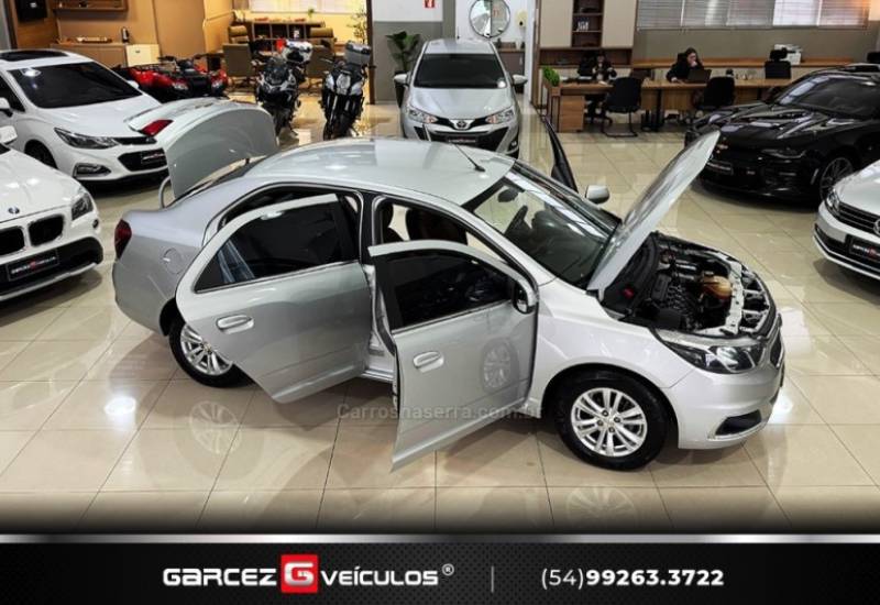 CHEVROLET - COBALT - 2017/2017 - Prata - R$ 59.000,00
