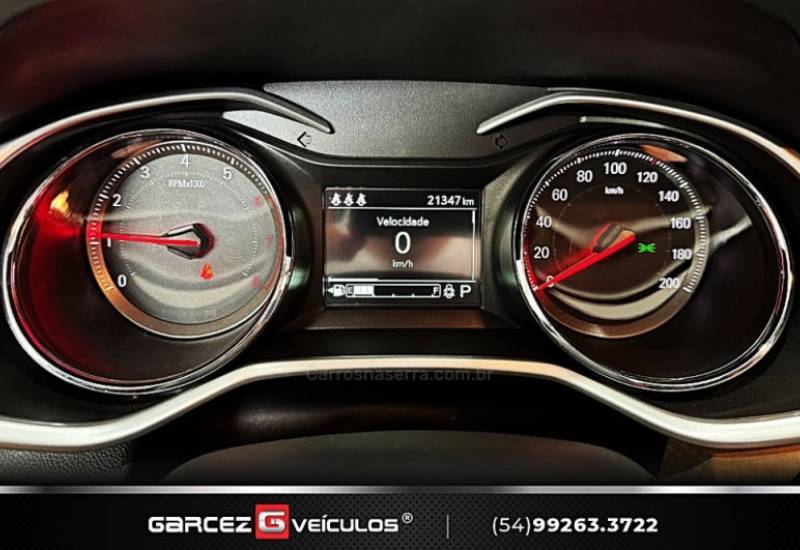 CHEVROLET - ONIX - 2023/2024 - Prata - R$ 97.900,00