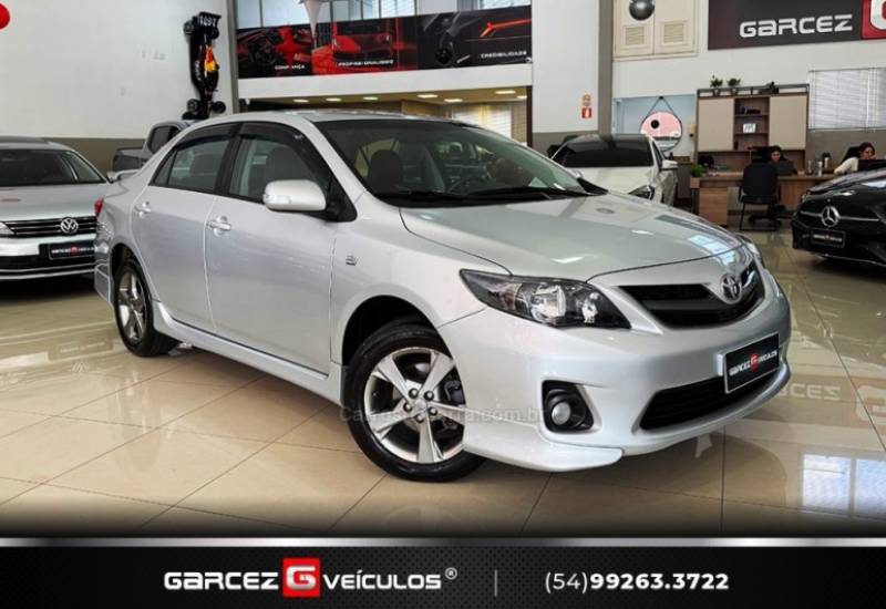 TOYOTA - COROLLA - 2013/2014 - Prata - R$ 72.000,00