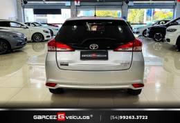 TOYOTA - YARIS - 2019/2019 - Prata - R$ 77.900,00