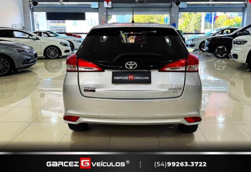 TOYOTA - YARIS - 2019/2019 - Prata - R$ 77.900,00