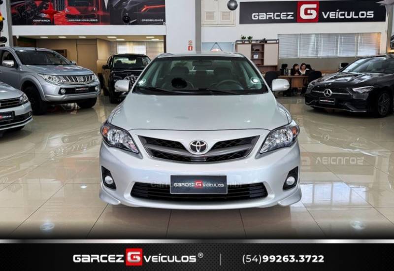 TOYOTA - COROLLA - 2013/2014 - Prata - R$ 72.000,00