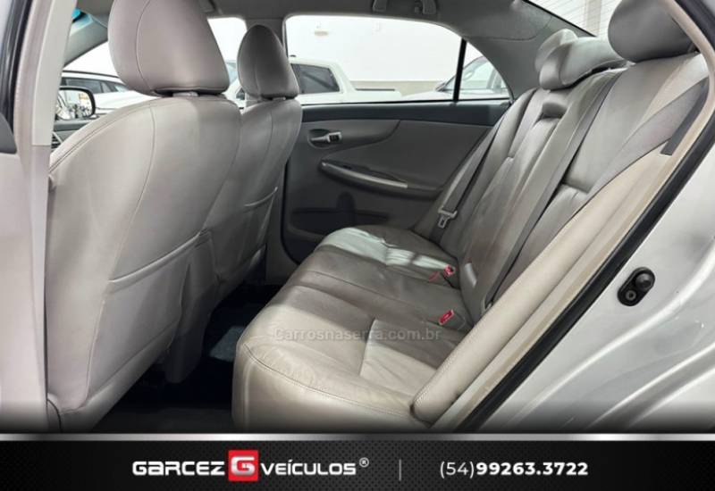 TOYOTA - COROLLA - 2009/2010 - Prata - R$ 58.900,00