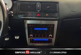 VOLKSWAGEN - GOLF - 2008/2009 - Vermelha - R$ 99.900,00