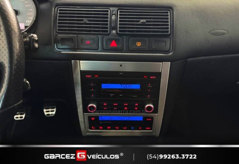 VOLKSWAGEN - GOLF - 2008/2009 - Vermelha - R$ 99.900,00