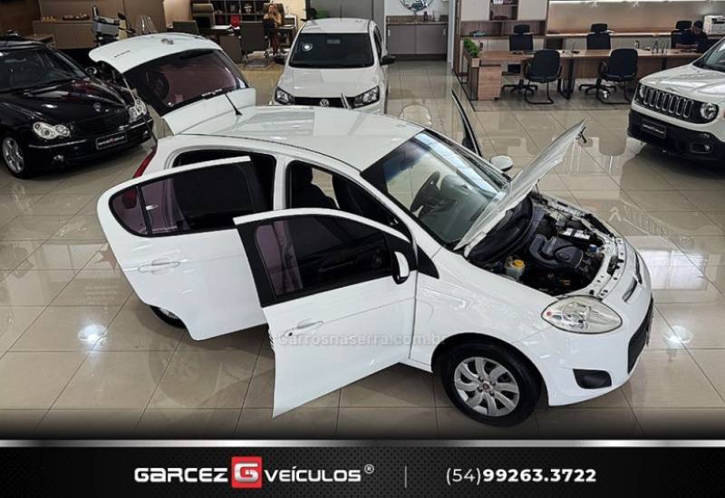FIAT - PALIO - 2012/2013 - Branca - R$ 33.000,00