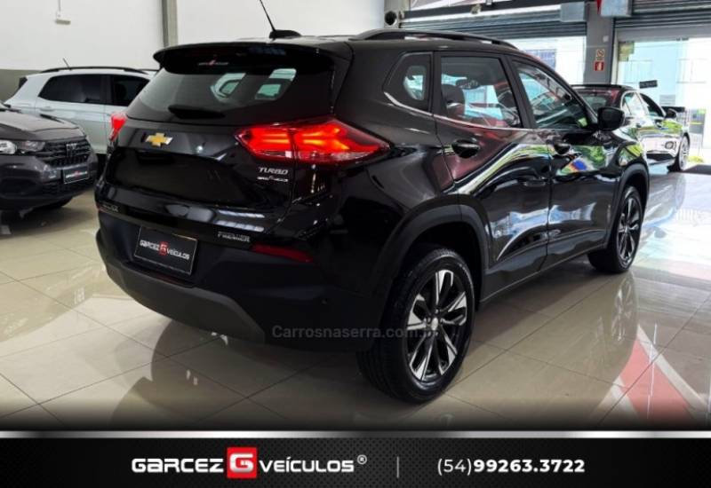 CHEVROLET - TRACKER - 2022/2023 - Preta - R$ 122.900,00