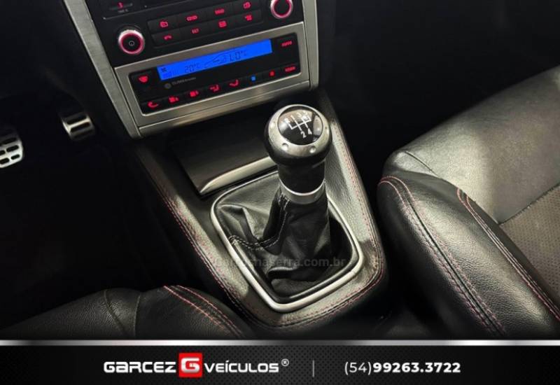 VOLKSWAGEN - GOLF - 2008/2009 - Vermelha - R$ 80.000,00