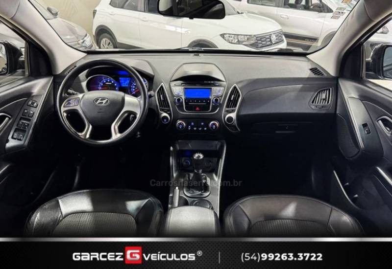 HYUNDAI - IX35 - 2010/2011 - Preta - R$ 59.900,00