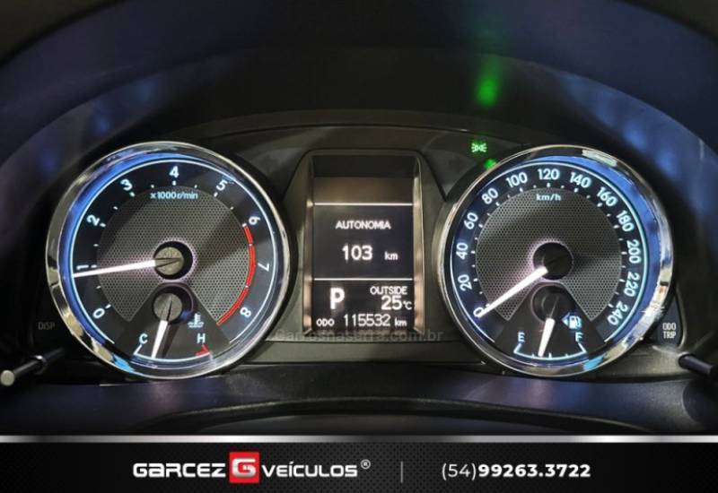 TOYOTA - COROLLA - 2015/2016 - Branca - R$ 88.000,00