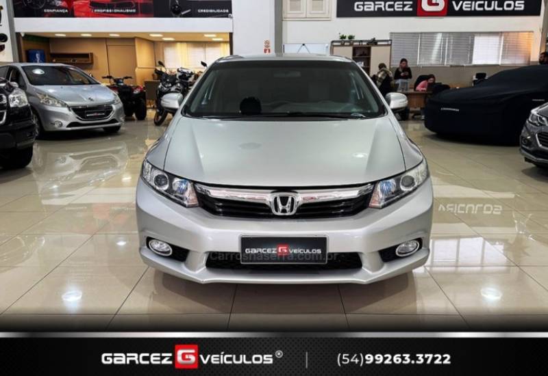 HONDA - CIVIC - 2013/2014 - Prata - R$ 74.900,00