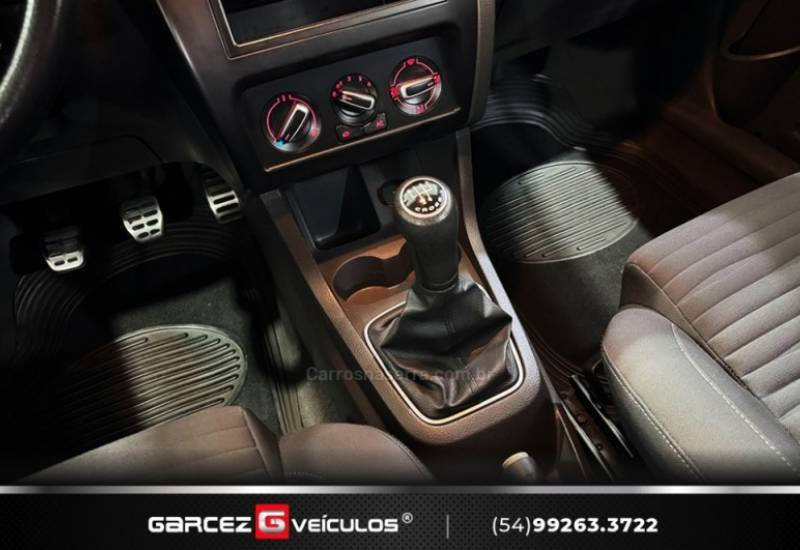 VOLKSWAGEN - CROSSFOX - 2010/2011 - Prata - R$ 45.900,00