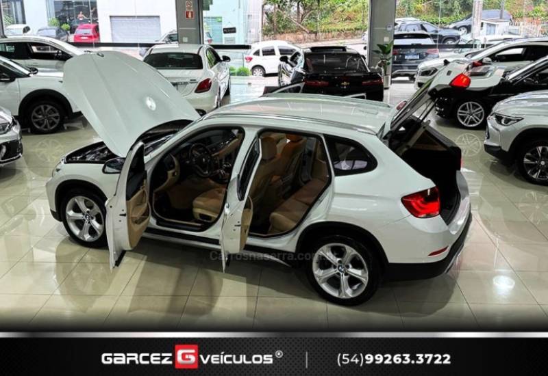 BMW - X1 - 2013/2014 - Branca - R$ 88.000,00