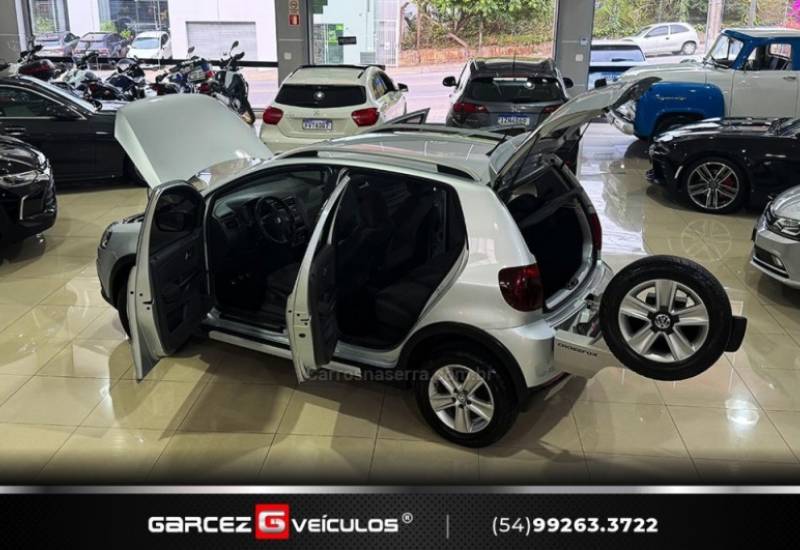 VOLKSWAGEN - CROSSFOX - 2010/2011 - Prata - R$ 45.900,00