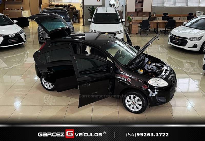 FIAT - PALIO - 2016/2016 - Preta - R$ 43.900,00