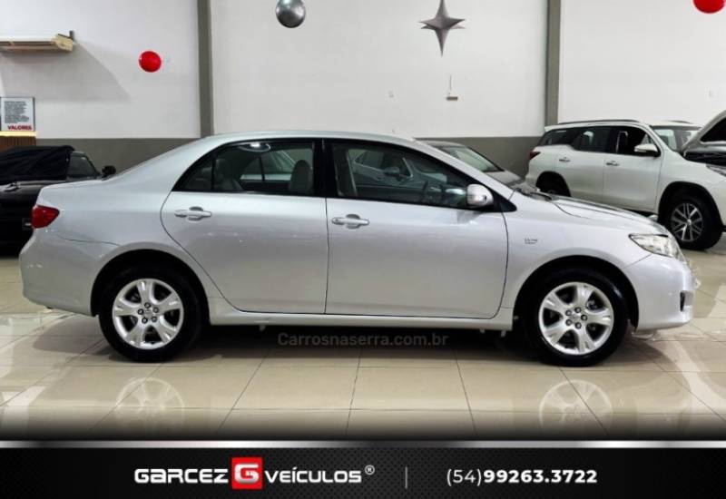 TOYOTA - COROLLA - 2009/2010 - Prata - R$ 58.900,00