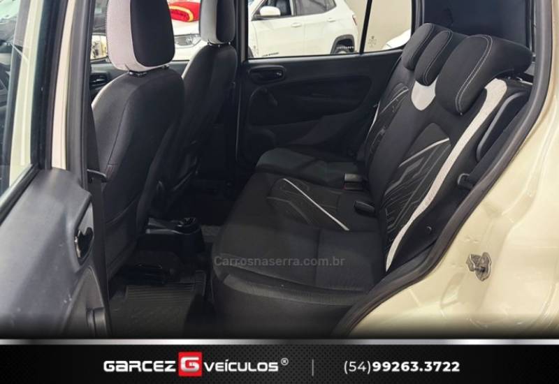 FIAT - UNO - 2014/2015 - Branca - R$ 45.900,00