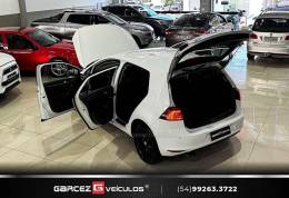 VOLKSWAGEN - GOLF - 2014/2015 - Branca - R$ 83.900,00