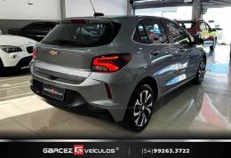 CHEVROLET - ONIX - 2023/2024 - Prata - R$ 97.900,00