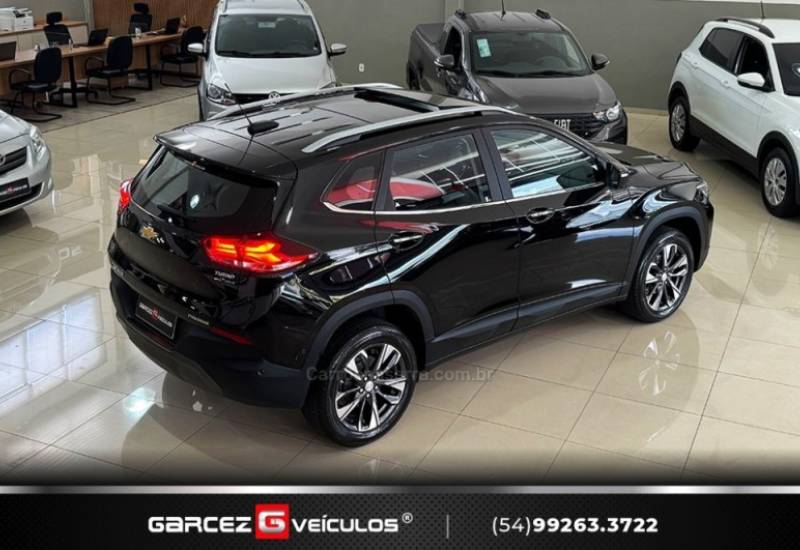 CHEVROLET - TRACKER - 2022/2023 - Preta - R$ 122.900,00