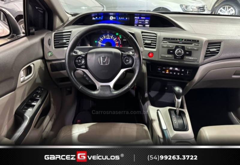 HONDA - CIVIC - 2013/2014 - Prata - R$ 74.900,00