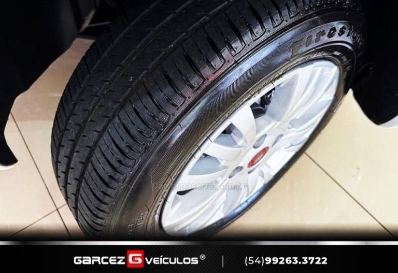 FIAT - UNO - 2014/2015 - Branca - R$ 35.900,00