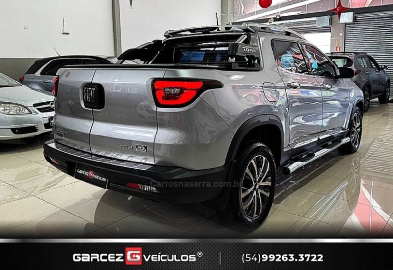 FIAT - TORO - 2022/2023 - Prata - R$ 155.000,00