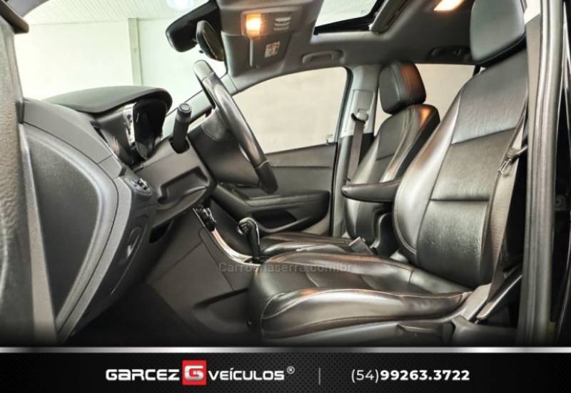CHEVROLET - TRACKER - 2017/2018 - Preta - R$ 93.900,00