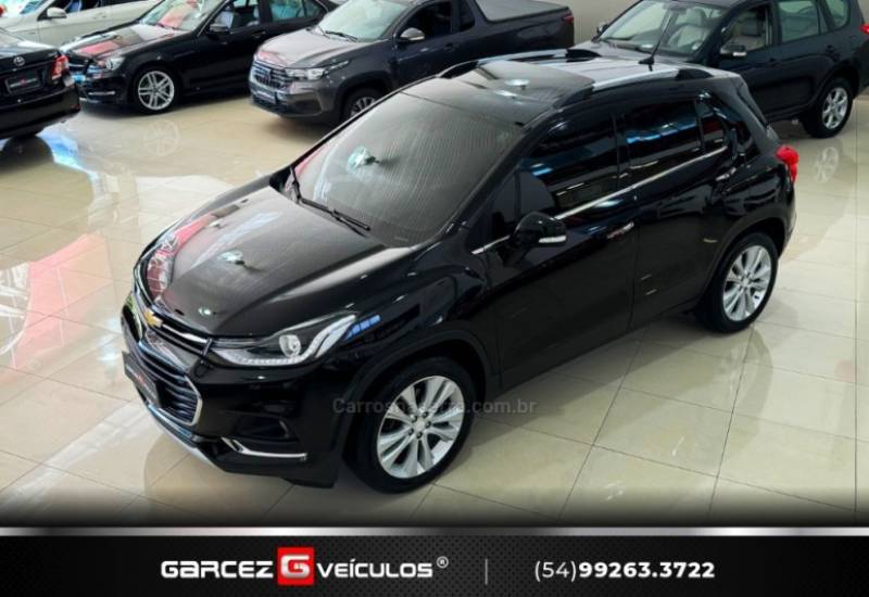CHEVROLET - TRACKER - 2017/2018 - Preta - R$ 93.900,00