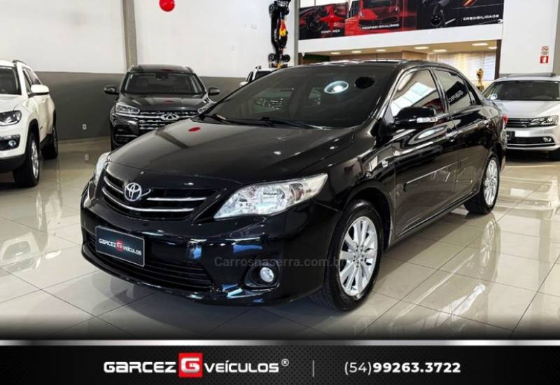 TOYOTA - COROLLA - 2012/2013 - Preta - R$ 77.900,00