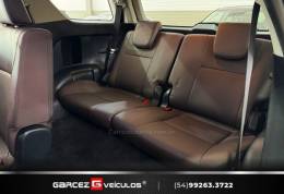 TOYOTA - HILUX SW4 - 2016/2017 - Branca - R$ 210.000,00